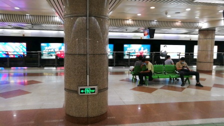 上海地铁2号线（544）汇添富基金广告车