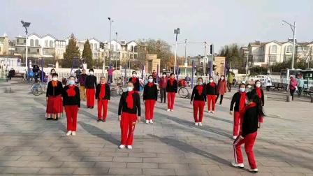 龙乡乡广场舞蹈队，〈红红大中国〉编舞：晓浩老师