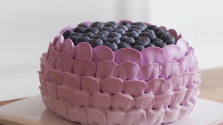 用蓝莓来做一个蓝莓蛋糕，学起来吧