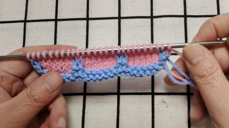 实用的双色花边编织教程，适用于编织女士毛衣童装毛衣的衣边领边图解视频