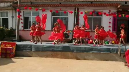西吴家红苹果舞蹈队《红红的日子》(3)