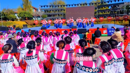 2022年丽江“纳西族三多节”文艺汇演“纳西情歌”广场舞表演