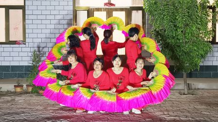 团队广场舞 团队扇子舞《中国红》变换队形，动感优美