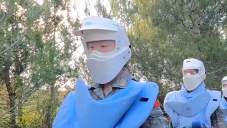 用行动诠释美丽，中国蓝盔女兵在黎以边境执行扫雷任务