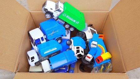 介绍各种样式的垃圾收集车玩具