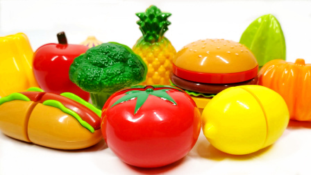 蔬菜水果切切看 一大堆的水果和蔬菜 小朋友都认识吗？