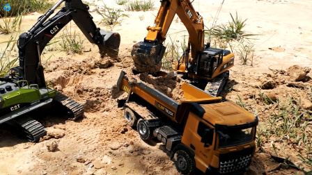 遥控工程车施工，三辆车，自卸车挖掘机挖泥土挖沙子修水渠