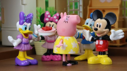 小猪佩奇玩具视频 第一季 母亲节到了，米奇妙妙屋帮佩奇做蛋糕