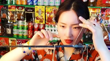 一名小卖铺的老板娘 你还记得哪些童年的零食？