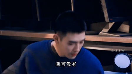 《点燃我温暖你》：朱韵穿李峋的衬衫，两人一起在公司过夜