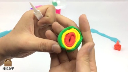 哆啦盒子玩具时间 2016 小黄人用彩泥制作棒棒糖请鳄鱼品尝
