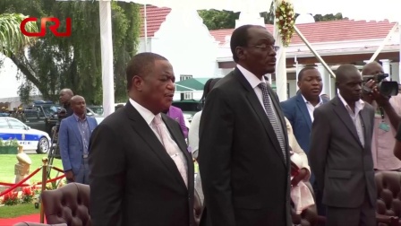 国际时政 津巴布韦两位新任副总统宣誓就职 171229