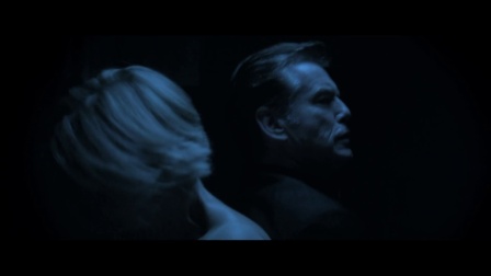 绝地老冤家 生死时刻相互忏悔 被困悬崖得搭救