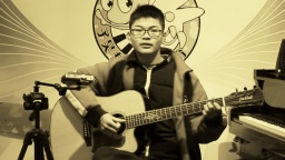 晨光琴行优秀学员杨姚晨吉他弹唱《红河谷》怀旧版