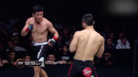 搏击大世界 一拳不够就多来几拳！陈常新组合重击KO获胜
