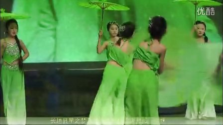 星之梦艺校舞蹈《伞妹》参加2013年河南电视台少儿春晚