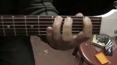七星吉他入门教学视频第二课(上)调音和音阶