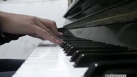 自弹自乐——《夜的钢琴曲1》_tan8.com