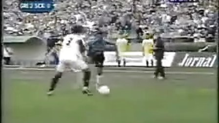 世界顶级异形思维足球过人集锦20100623