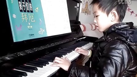 七岁男孩钢琴弹奏星月神话_tan8.com