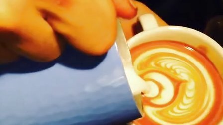 百瑞斯塔咖啡西点学院：压纹郁金香拉花教程、latte art、