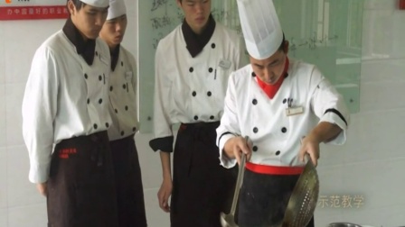 福建新东方烹饪厨师培训学校：金牌大厨，学厨师引领时尚潮流