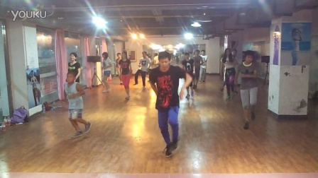狼群街舞艺术培训学校  2014年7月20日街舞班上课随堂拍摄（都是初学者）