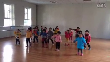 黄龙镇中心幼儿园舞蹈小班《挫冰进行曲》