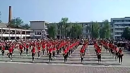 河南省舞钢市师范教育学院2015年团体操表演14级1班12班表演