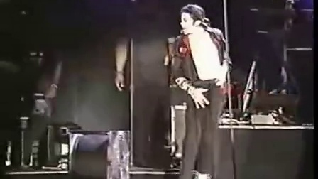 迈克尔杰克逊最经典舞蹈动作瞬间汇编
