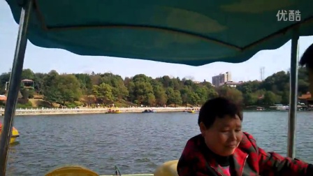 湖南娄底石马公园划船游玩摄影
