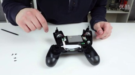 如何给 PS4 手柄换Xbox One摇杆/电池 - 详细步骤流程