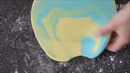 如何制作大理石的翻糖蛋糕教程