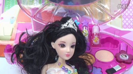 迪斯尼芭比娃娃白雪公主女孩化妆玩具换装换衣服过家家亲子游戏益智视频