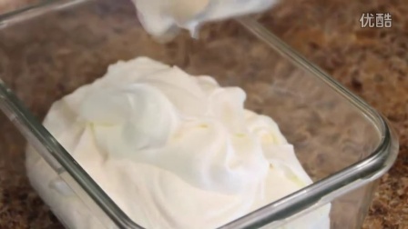 如何制作花生酱漩涡冰淇淋