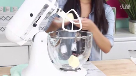 如何制作美味的菠萝马卡龙（蛋糕甜点教程）