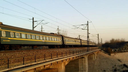 京局京段HXD3D-0495牵引客车K1071(
