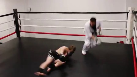 泰拳VS跆拳道的真实接触打斗视频