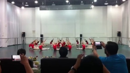 2014年8月28日南方舞蹈学校公开汇报课舞蹈剪花花