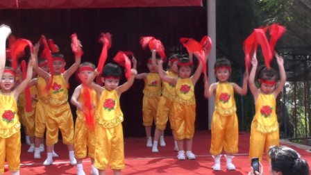大连金凤凰幼儿园中班集体舞《中国美》