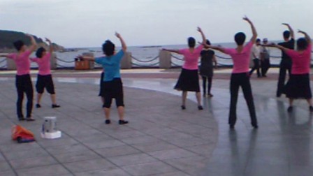 舞在威海广场舞《爱的思念》－学跳广场舞