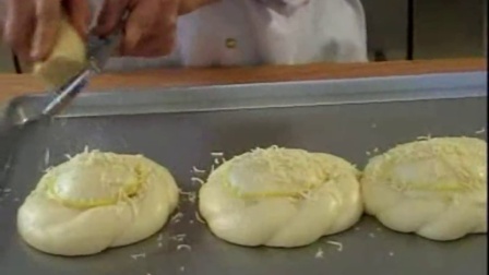 全蛋海绵蛋糕视频 家庭烘培 全蛋海绵蛋糕的做法草莓慕斯蛋糕