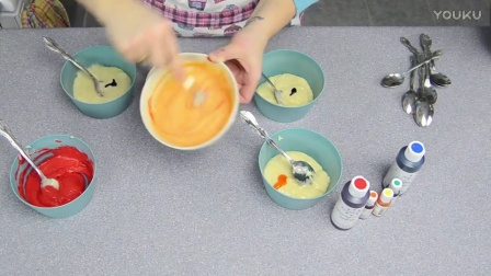 如何制作圣帕特里克节彩虹杯子蛋糕,彩虹棒棒糖...（蛋糕甜点教程）