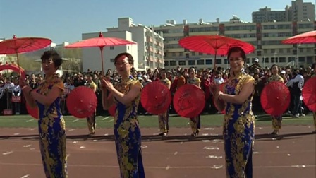 米脂县旗袍协会《小小新娘花》为陕西省妇女门球赛开幕式助彩
