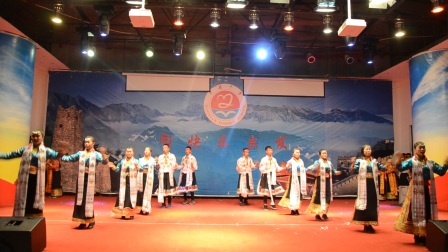 茂县中学2018届六班舞蹈《嘉绒藏舞》艺术节