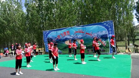 巴里坤哈萨克自治县 大红柳峡中心校  六年级  现代舞  厉害