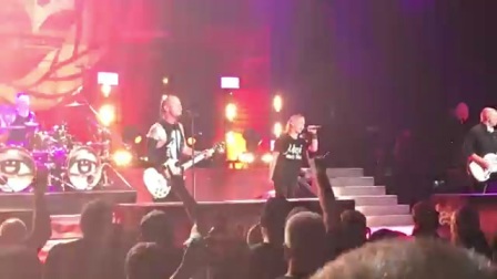 【Xmusick】Stone Sour - Song #3 Live (Corey sings with son Griffin)