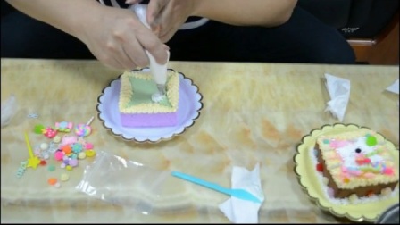 奶油粘土蛋糕制作步骤