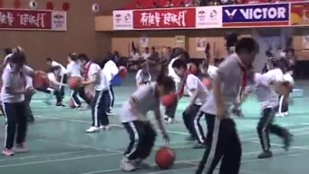 小学体育《篮球直线运球、综合练习》教学视频，谢卿