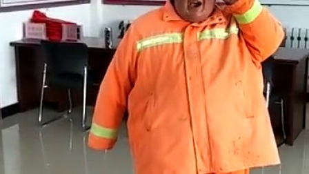 内蒙古呼伦贝尔市新巴尔虎左旗环卫工人展歌喉